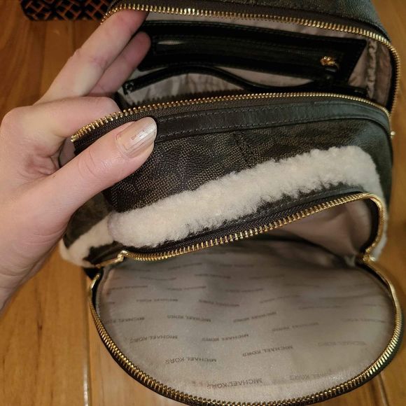 Michael Kors MK Designer Backpack Shoulder Bag - Picture 7 of 7